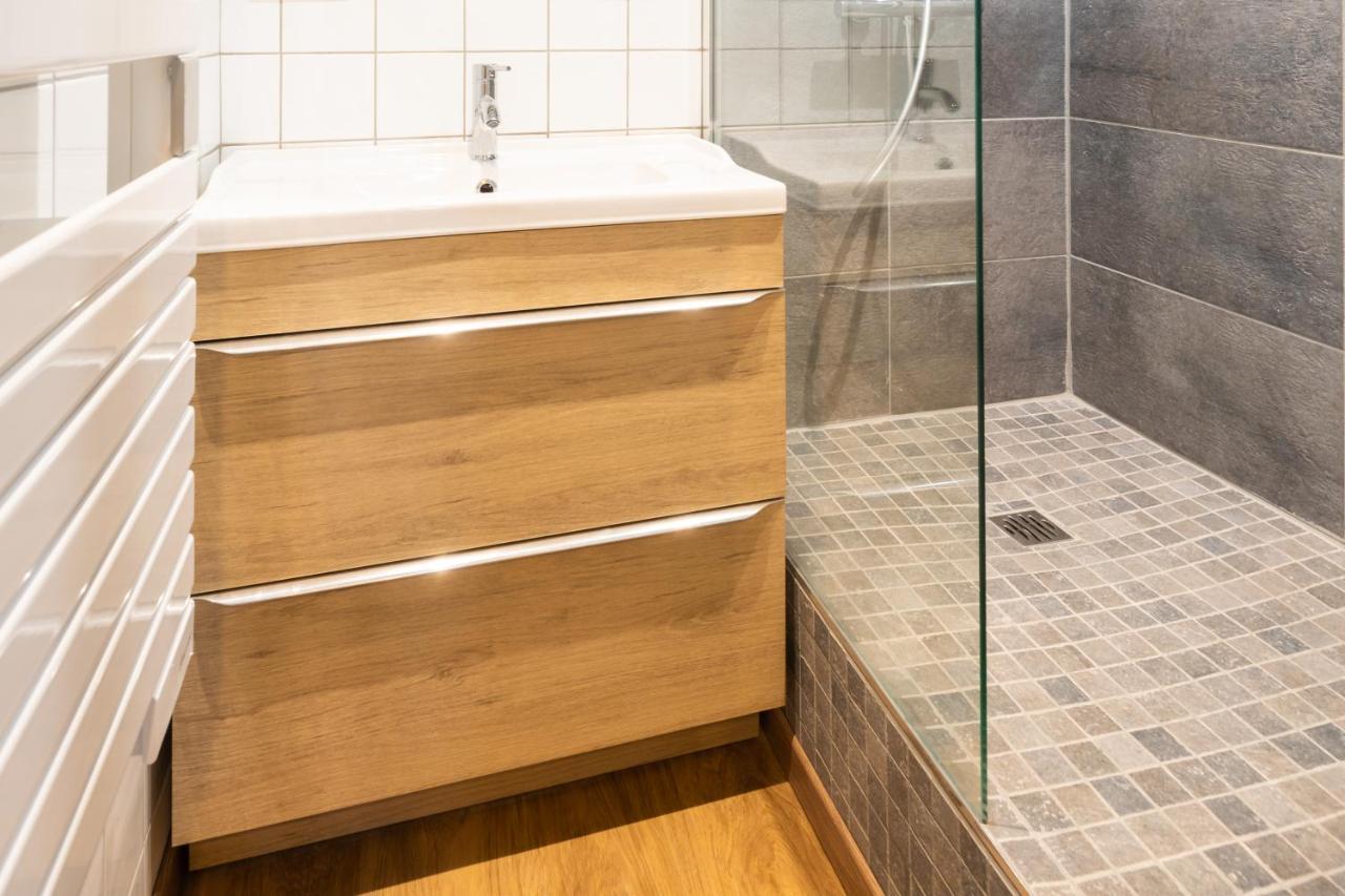 Appartement Coeur De Ville - Au Calme - Wifi - Four, Lave-Seche Linge По Екстериор снимка