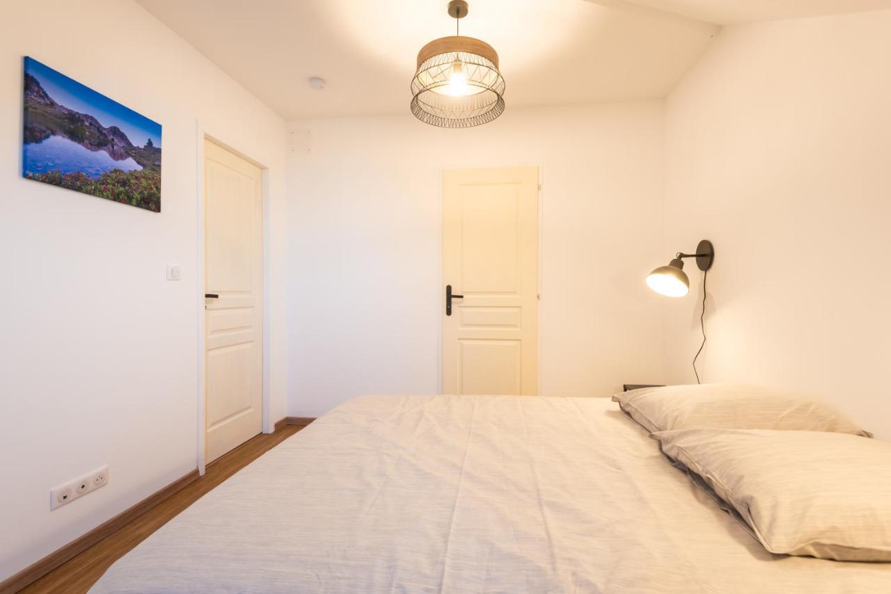 Appartement Coeur De Ville - Au Calme - Wifi - Four, Lave-Seche Linge По Екстериор снимка