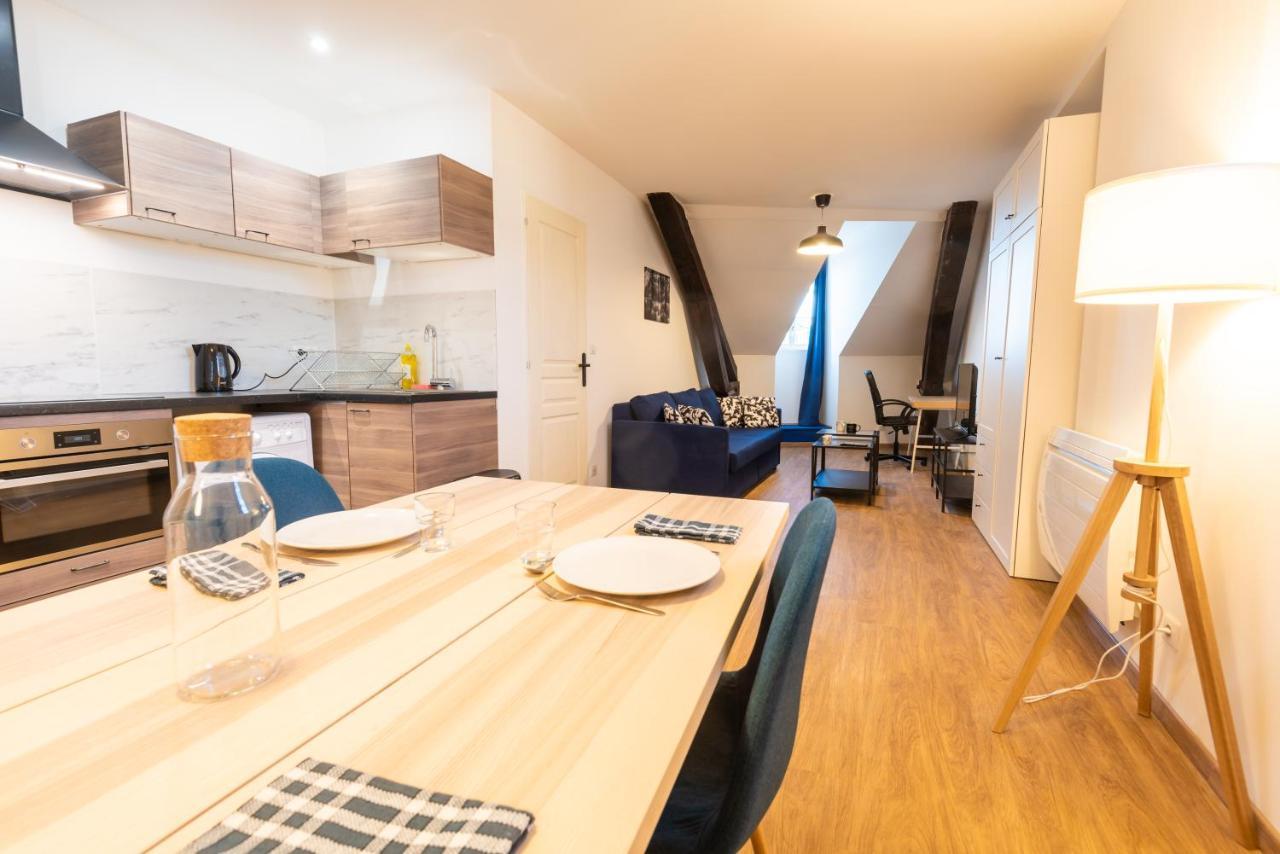 Appartement Coeur De Ville - Au Calme - Wifi - Four, Lave-Seche Linge По Екстериор снимка
